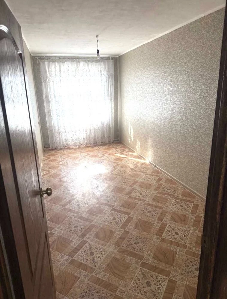 Продаж 3- х квартири . Площадь Перемоги .Проспект Миру .Серт