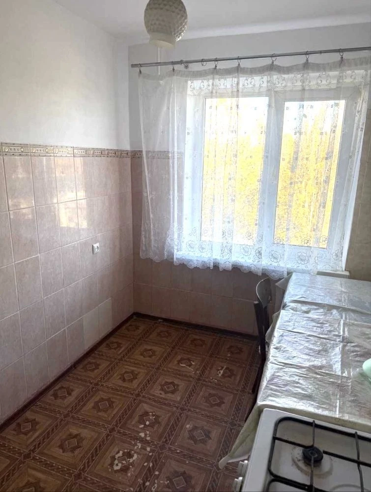 Продаж 3- х квартири . Площадь Перемоги .Проспект Миру .Серт