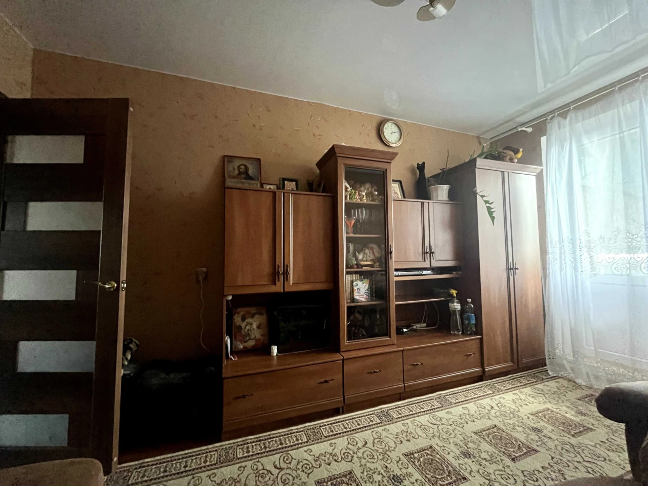 3х кімнатна з меблями та технікою на Лушпи