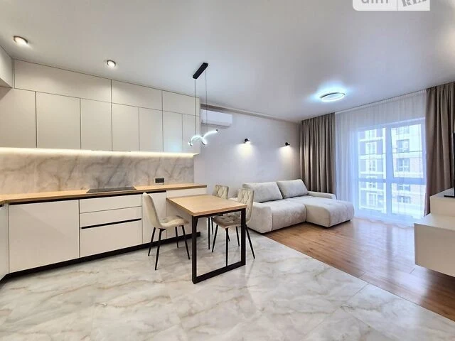 Продаж 1к квартири 42 кв. м на вул. Михайла Максимовича 26В