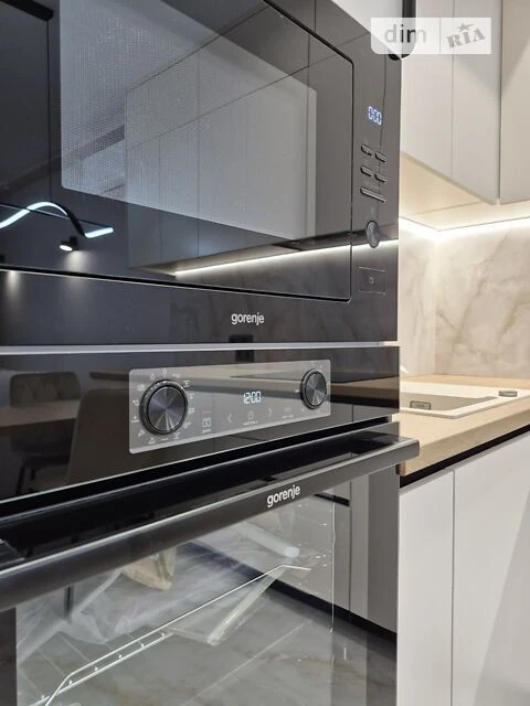 Продаж 1к квартири 42 кв. м на вул. Михайла Максимовича 26В