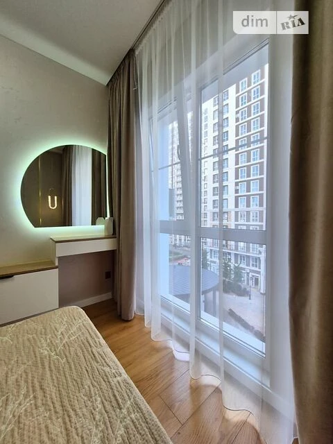 Продаж 1к квартири 42 кв. м на вул. Михайла Максимовича 26В