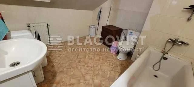 метро Академгородок ул Синеозерная - Дом 233 м кв на 6 сотка