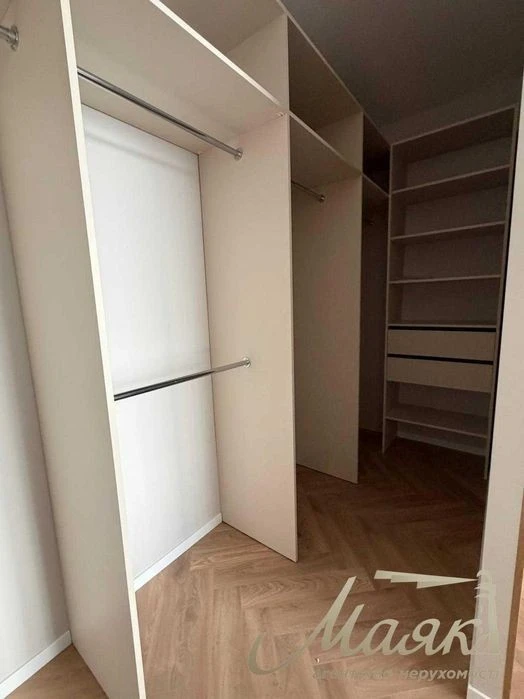Sale of a new 1-room apartment in the residential complex Novopecherski L