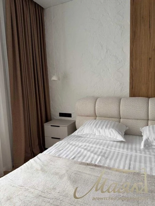 Sale of a new 1-room apartment in the residential complex Novopecherski L