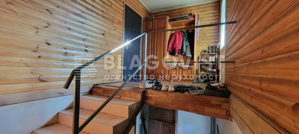 Продам будинок з ремонтом на вул. Синьоозерна Виноградар