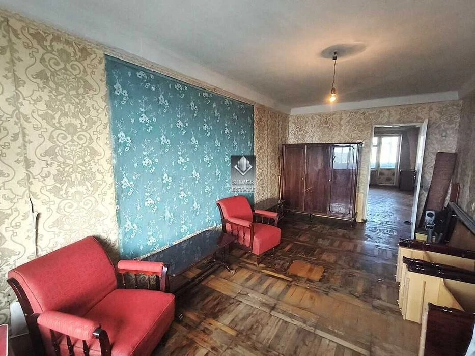 Продаж 3-кімнатної квартири, вул. Чарівна, Шевченківський ра