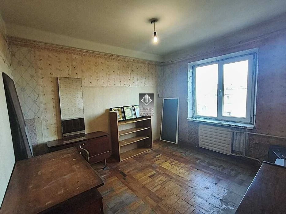 Продаж 3-кімнатної квартири, вул. Чарівна, Шевченківський ра