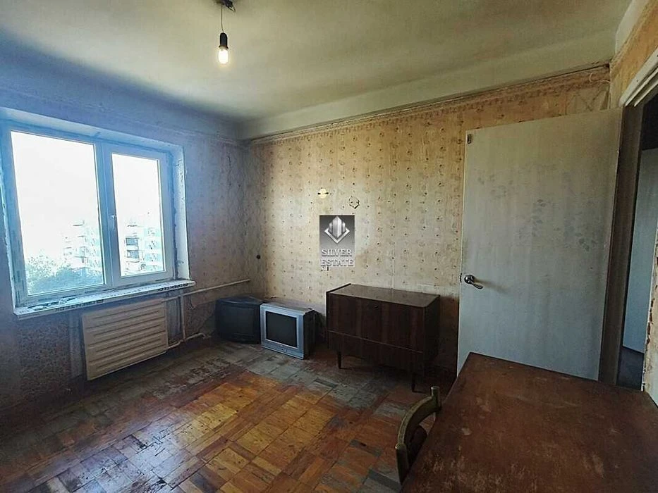 Продаж 3-кімнатної квартири, вул. Чарівна, Шевченківський ра