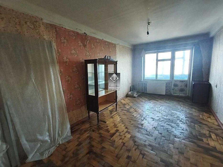 Продаж 3-кімнатної квартири, вул. Чарівна, Шевченківський ра
