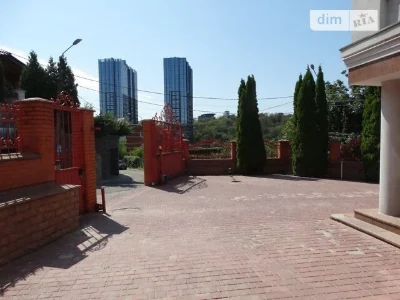 Продаж 3 поверхового будинку з гаражем і ділянкою на 10.01 с