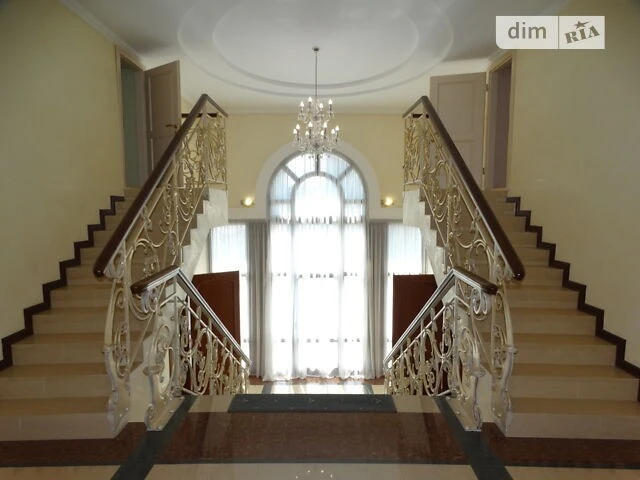 Продаж 3 поверхового будинку з гаражем і ділянкою на 10.01 с