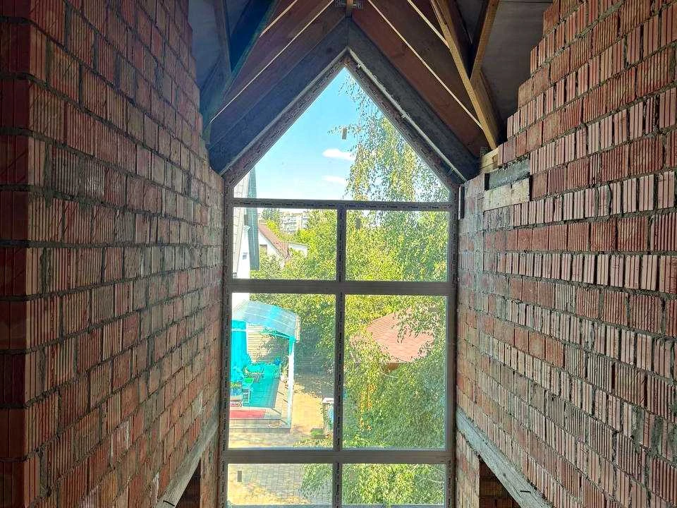 Будинок. Київ, Кальвільна вул.