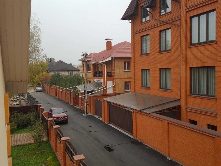Продам 2 эт. дом 230 кв. м. на Оболоне, КГ Чернобылец, 8 сот