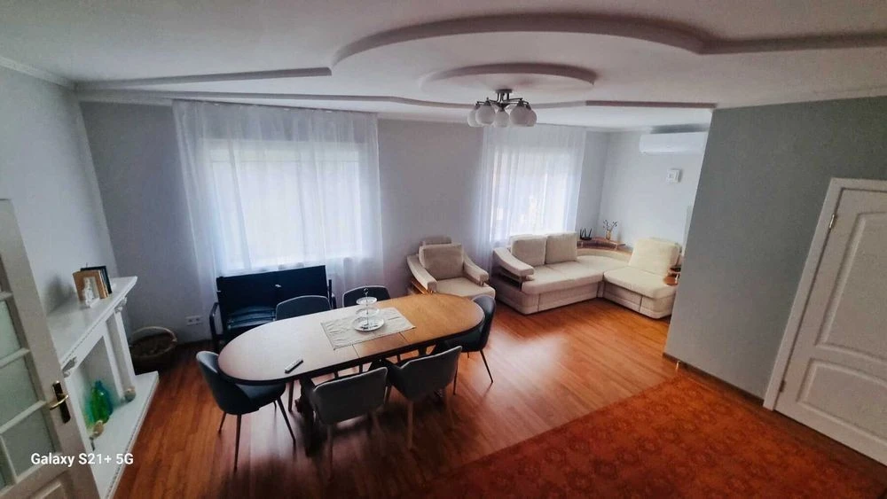 Продам 2 эт. дом 230 кв. м. на Оболоне, КГ Чернобылец, 8 сот