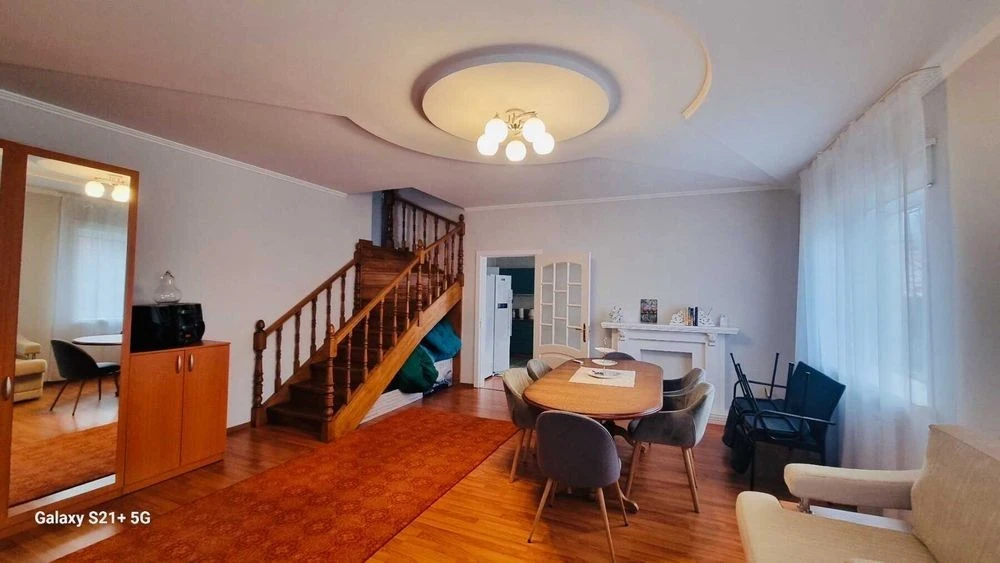 Продам 2 эт. дом 230 кв. м. на Оболоне, КГ Чернобылец, 8 сот