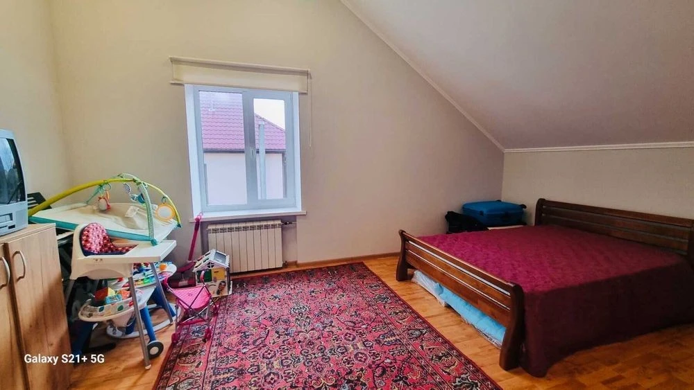 Продам 2 эт. дом 230 кв. м. на Оболоне, КГ Чернобылец, 8 сот