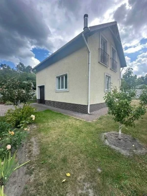 Продаж 2-го будинку 104 кв. м, 6 соток, с\т "Нивки", м. Жито