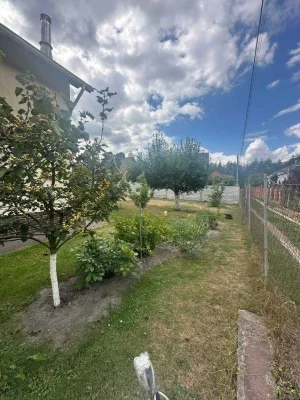 Продаж 2-го будинку 104 кв. м, 6 соток, с\т "Нивки", м. Жито