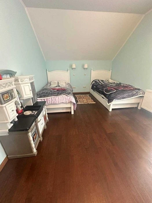 Продаж 2-го будинку 104 кв. м, 6 соток, с\т "Нивки", м. Жито