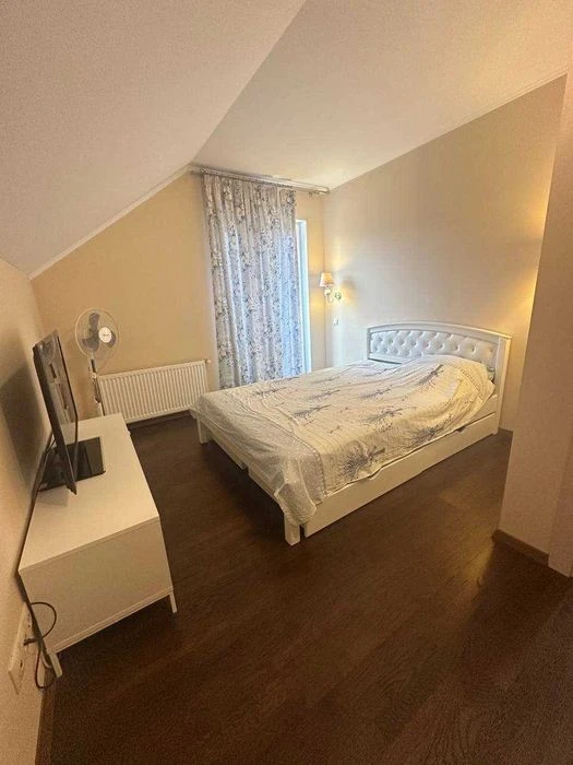 Продаж 2-го будинку 104 кв. м, 6 соток, с\т "Нивки", м. Жито