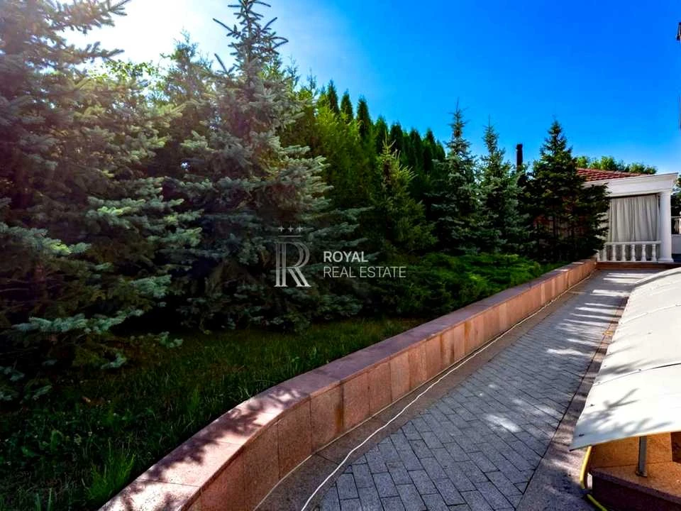 Будинок. Київ, Петра Радченка вул.