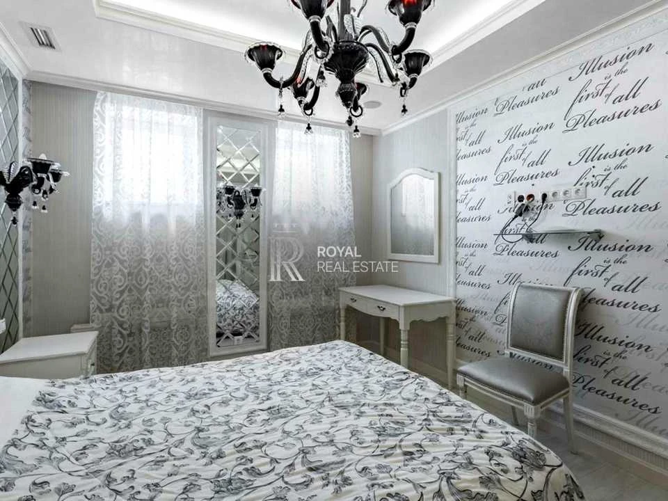 Будинок. Київ, Петра Радченка вул.