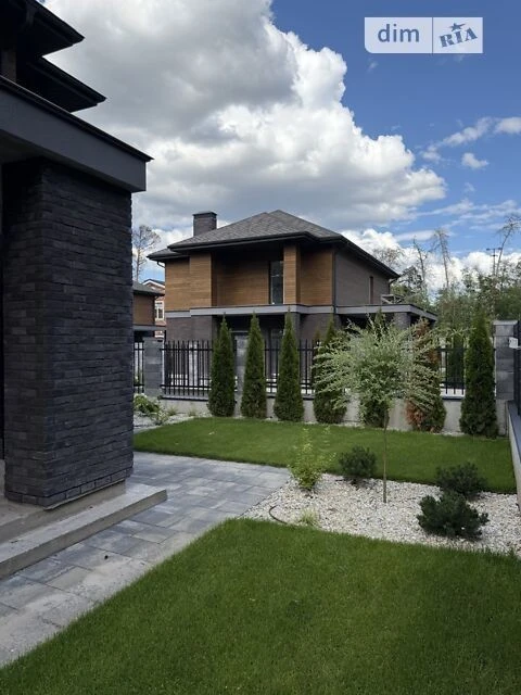 Продаж 2 поверхового будинку з балконом і ділянкою на 5 сото