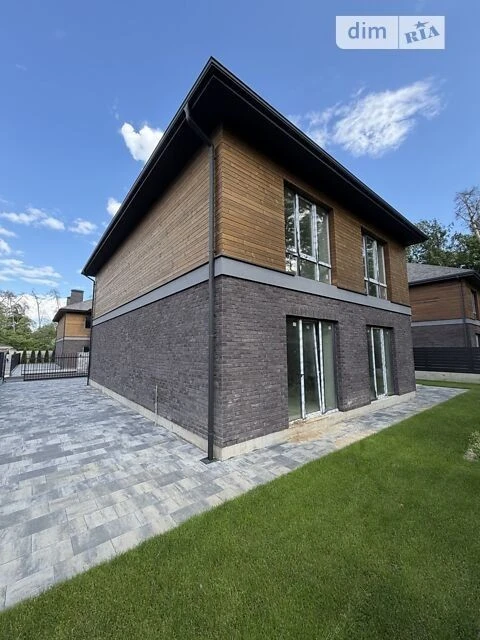 Продаж 2 поверхового будинку з балконом і ділянкою на 5 сото