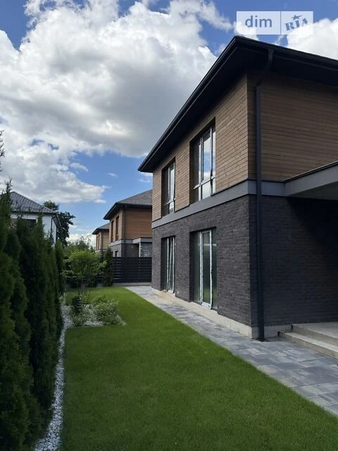Продаж 2 поверхового будинку з балконом і ділянкою на 5 сото