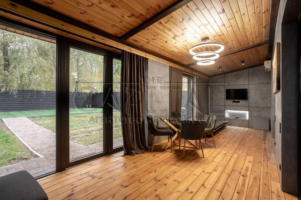 Продаж будинку 137 м² / 4 сотки / Славутич, Осокорки / Дарни