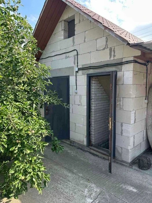 Осокорки срочно продам дом