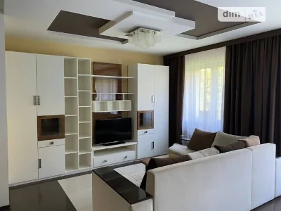 Продаж 3 поверхового таунхауса з ділянкою на 272 кв. м., 140