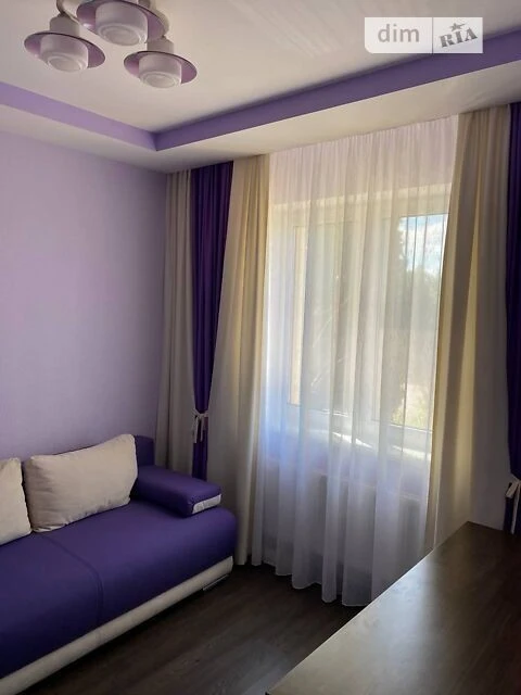 Продаж 3 поверхового таунхауса з ділянкою на 272 кв. м., 140