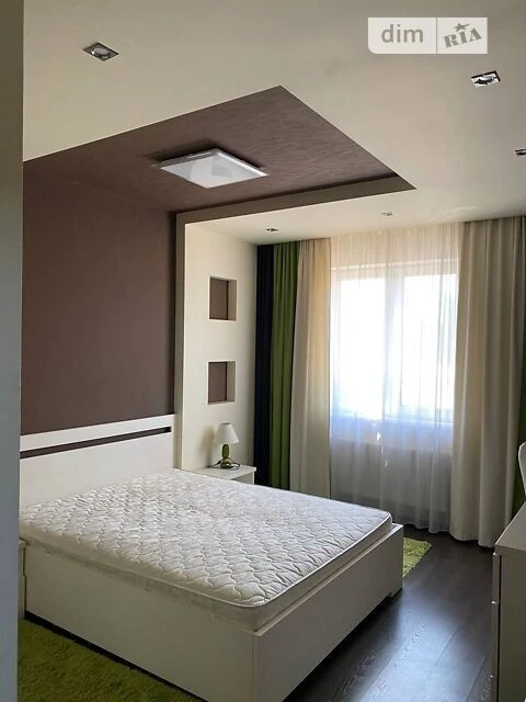 Продаж 3 поверхового таунхауса з ділянкою на 272 кв. м., 140