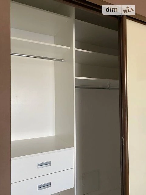 Продаж 3 поверхового таунхауса з ділянкою на 272 кв. м., 140