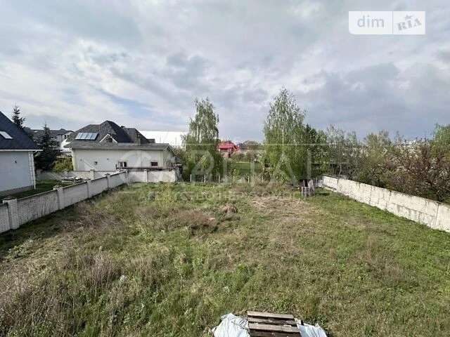 Продаж 3 поверхового будинку з гаражем і ділянкою на 12 сото