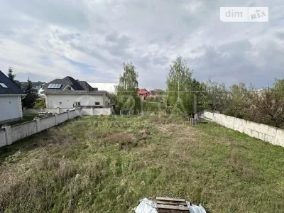 Продаж 3 поверхового будинку з гаражем і ділянкою на 12 сото