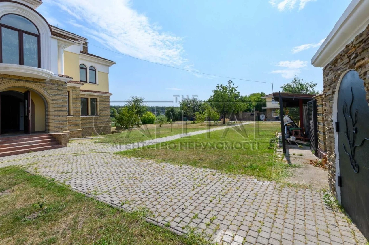 Продаж Віта-Литовська комплексу в Києві  753м² 42 сотки біля
