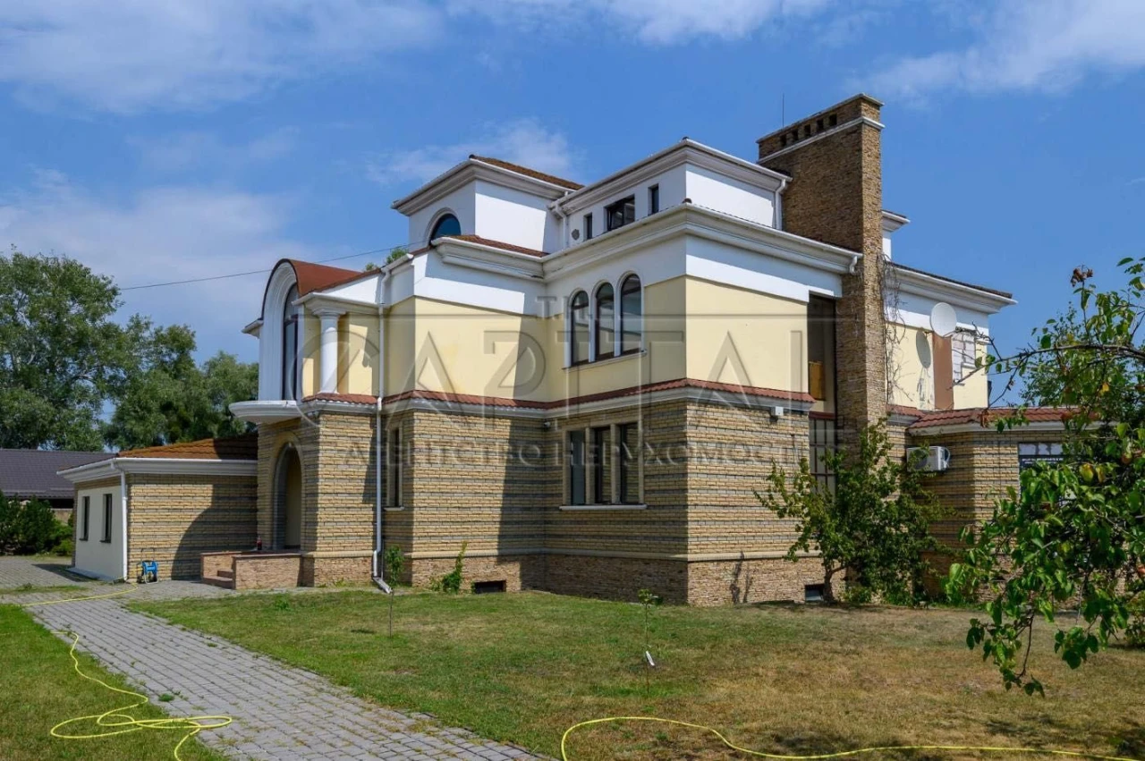 Продаж Віта-Литовська комплексу в Києві  753м² 42 сотки біля