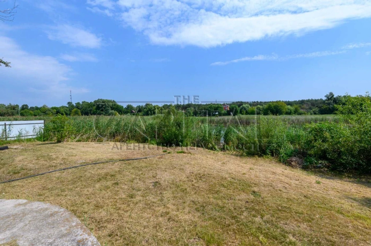 Продаж Віта-Литовська комплексу в Києві  753м² 42 сотки біля