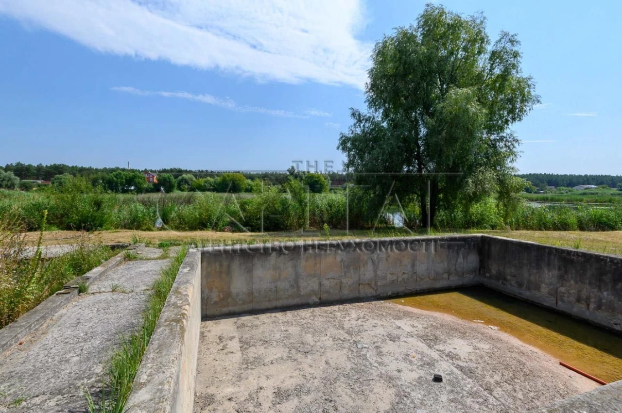 Продаж Віта-Литовська комплексу в Києві  753м² 42 сотки біля
