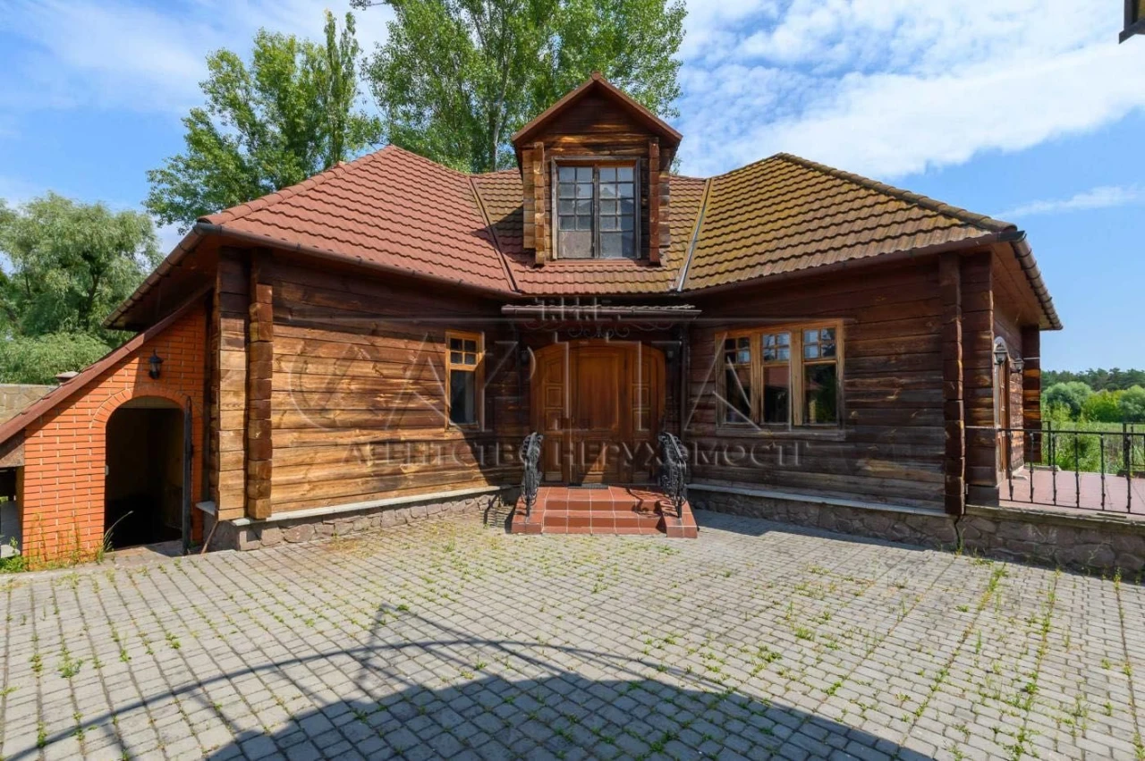 Продаж Віта-Литовська комплексу в Києві  753м² 42 сотки біля