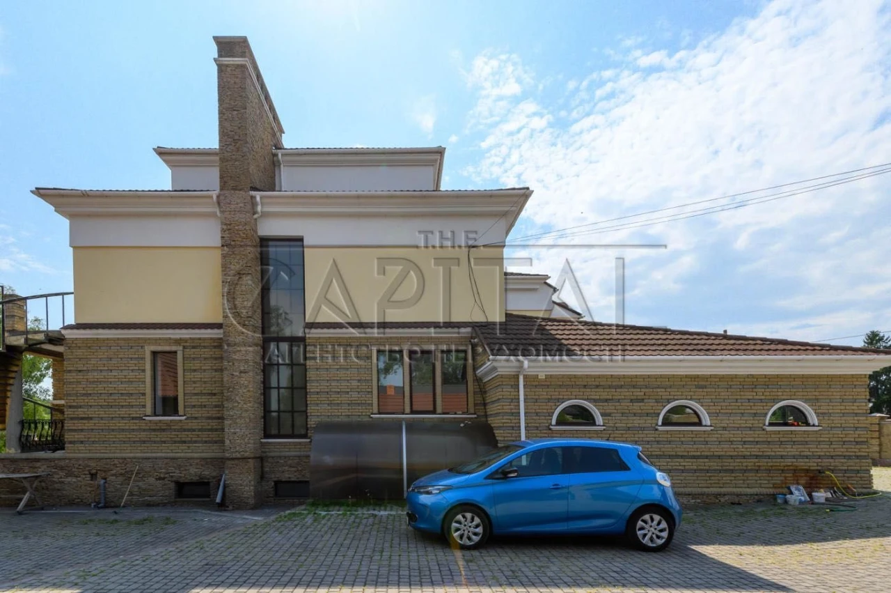 Продаж Віта-Литовська комплексу в Києві  753м² 42 сотки біля