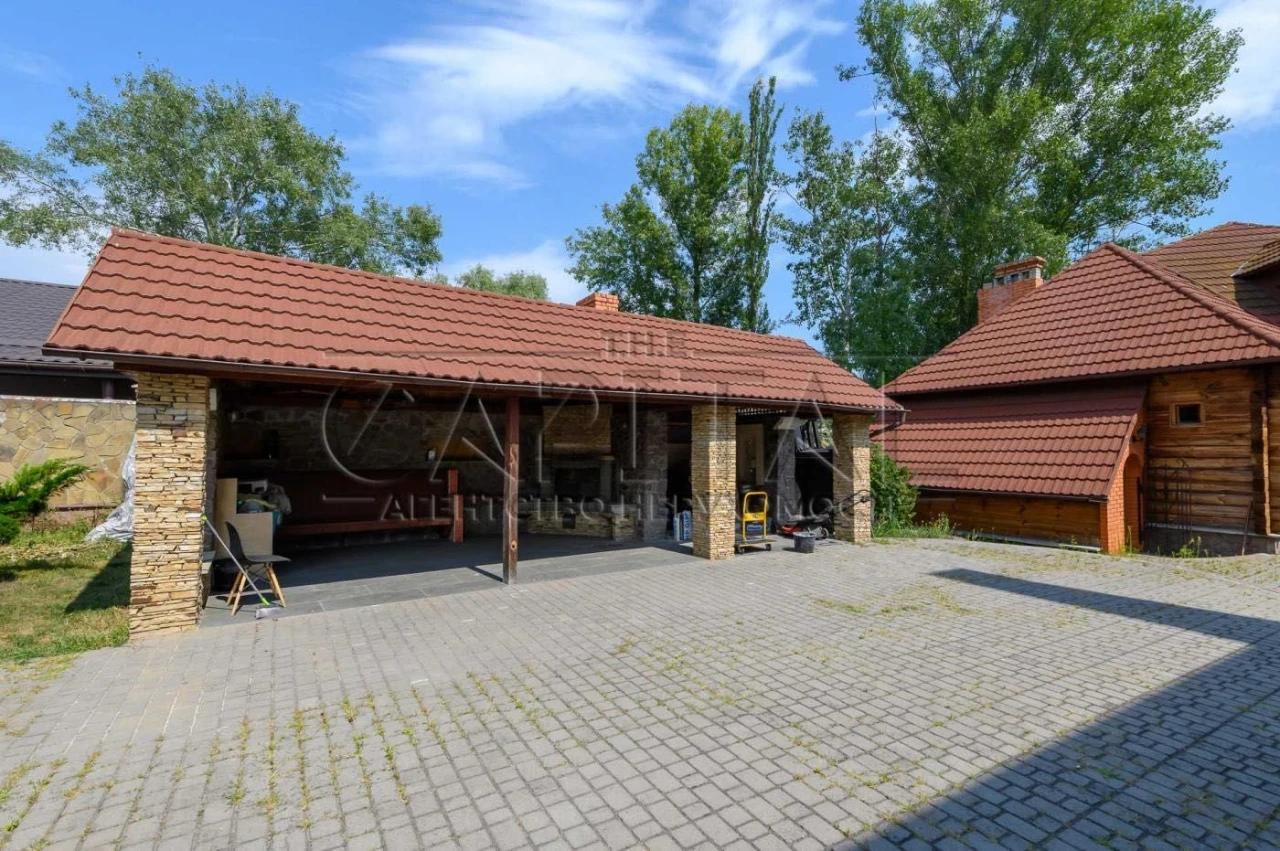 Продаж Віта-Литовська комплексу в Києві  753м² 42 сотки біля