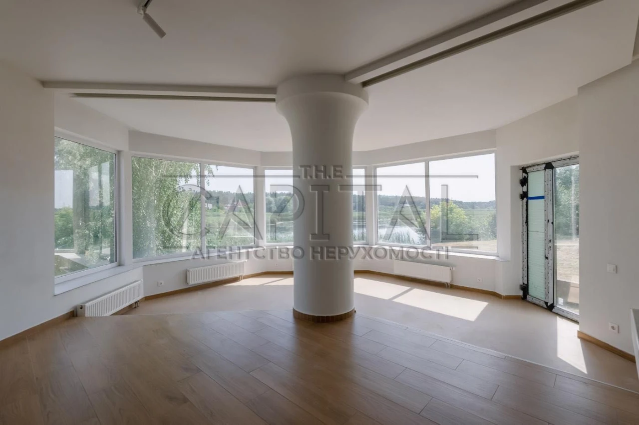 Продаж Віта-Литовська комплексу в Києві  753м² 42 сотки біля
