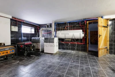 Продаж Віта-Литовська комплексу в Києві  753м² 42 сотки біля