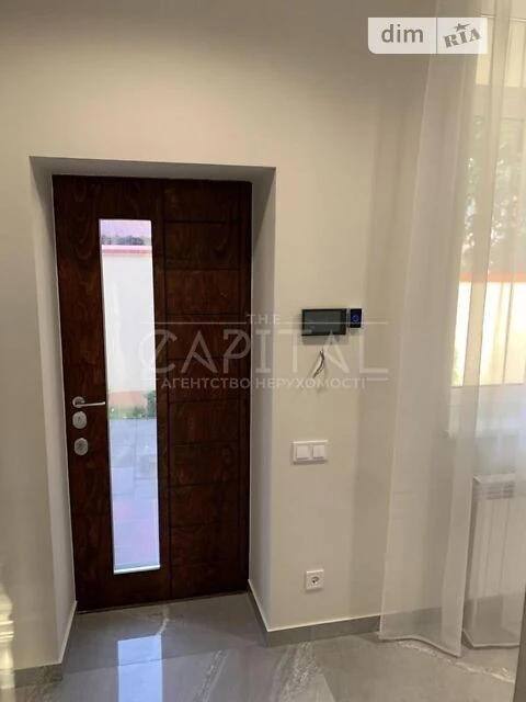 Продаж 3 поверхового будинку з ділянкою на 3 сотки, 300 кв.
