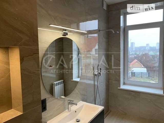 Продаж 3 поверхового будинку з ділянкою на 3 сотки, 300 кв.