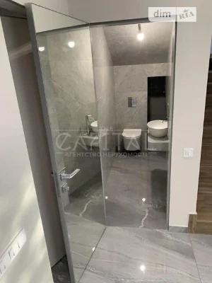 Продаж 3 поверхового будинку з ділянкою на 3 сотки, 300 кв.